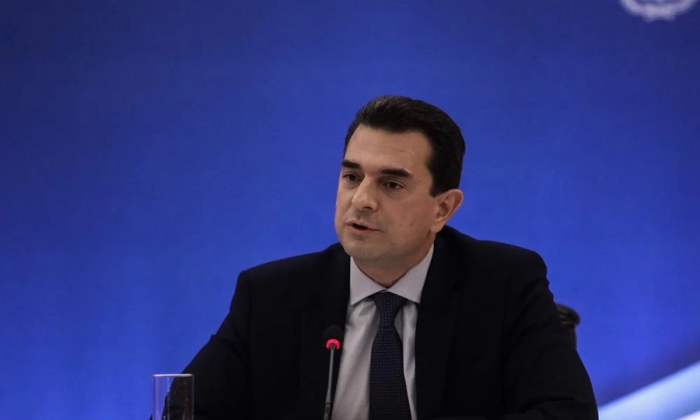 Σκρέκας: «Όλοι οι καταναλωτές θα ωφεληθούν από την επιδότηση του ρεύματος»